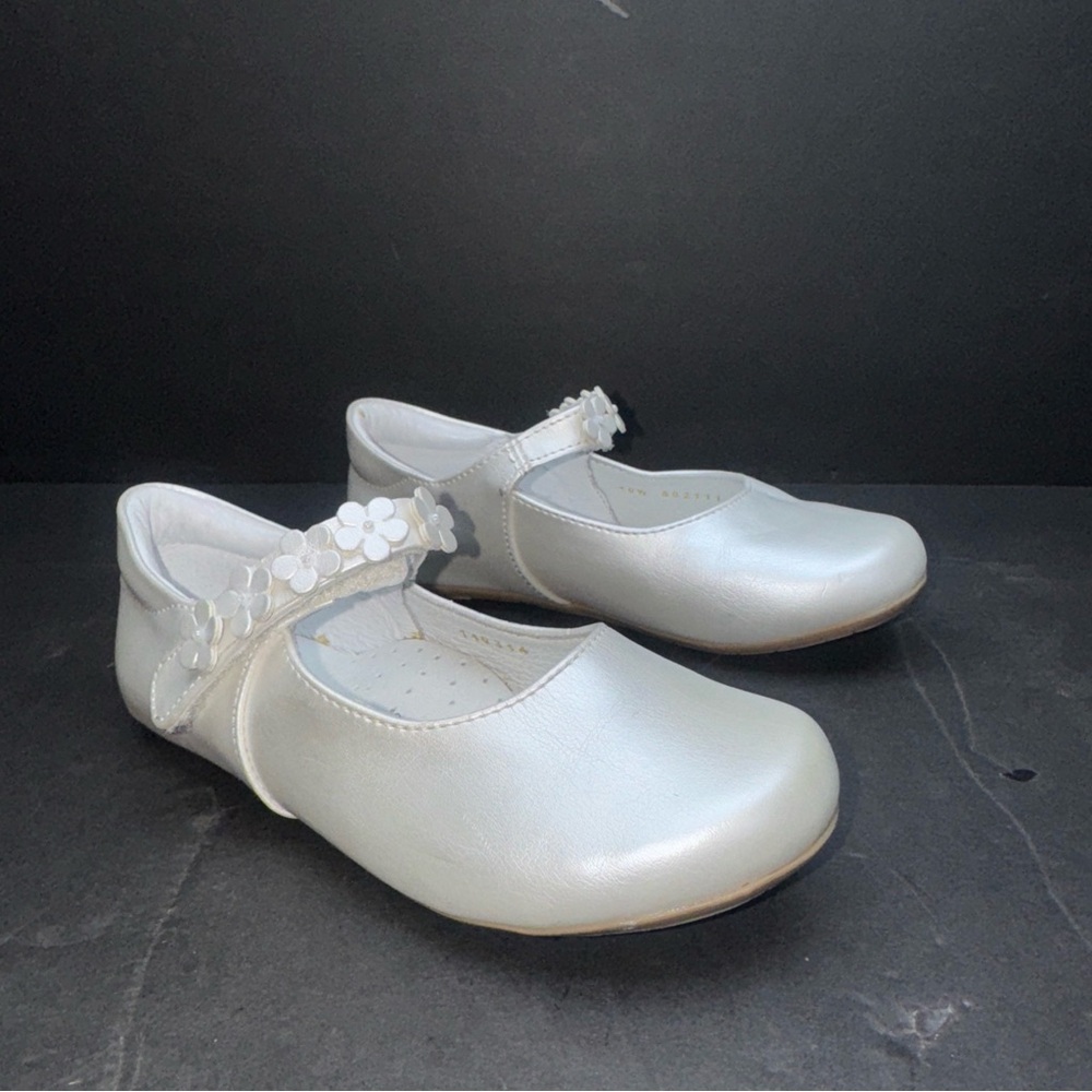 Kids Silver Mary Jane Shoes‎